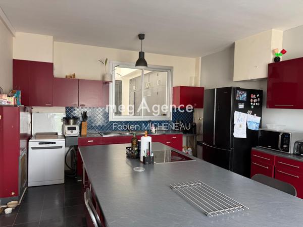 Maison à CHOLET, 49300 - 8 pièces 196m²