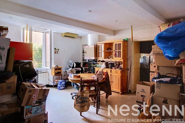A vendre à LORGUES dans un immeuble familiale 4 lots d' appartements de 159 m² + jardin d'environ 100m2