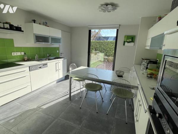 A VENDRE MAISON D'ARCHITECTE VANNES St Guen-200 m2 hab sur 1000 m2 de terrain env