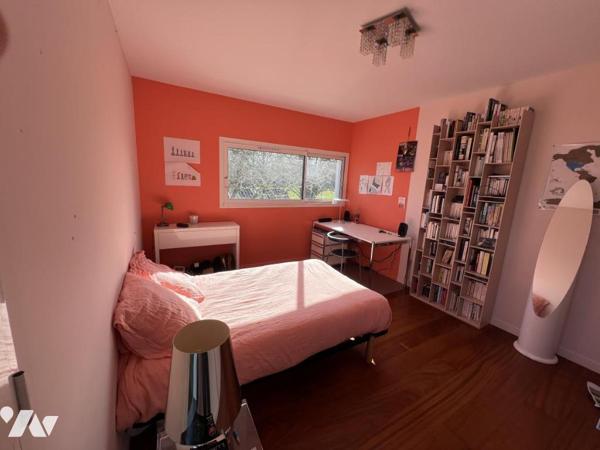 A VENDRE MAISON D'ARCHITECTE VANNES St Guen-200 m2 hab sur 1000 m2 de terrain env