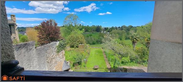 APPARTEMENT ENVIRON 122M² OLORON SAINTE-MARIE AVEC BALCON, JARDIN ET GARAGE