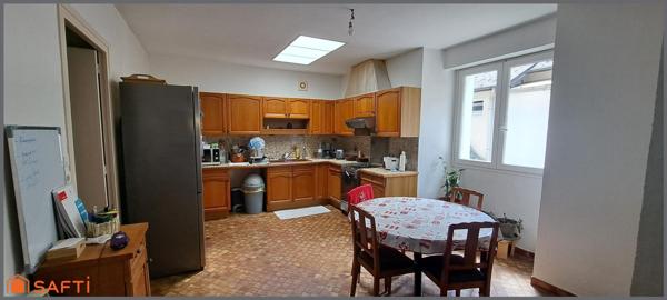 APPARTEMENT ENVIRON 122M² OLORON SAINTE-MARIE AVEC BALCON, JARDIN ET GARAGE