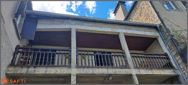 APPARTEMENT ENVIRON 122M² OLORON SAINTE-MARIE AVEC BALCON, JARDIN ET GARAGE