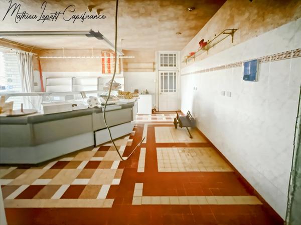 Maison à vendre 11 pièces SAINT PIERRE DE CHIGNAC (24) 280 M² habitables