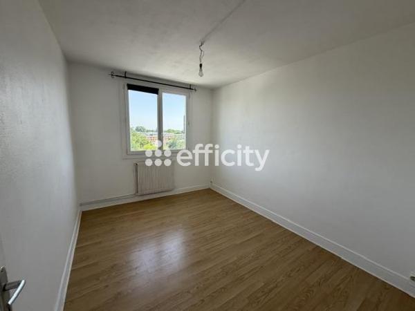 Appartement
         3 pièces
        - 58 m² 118 250 € *