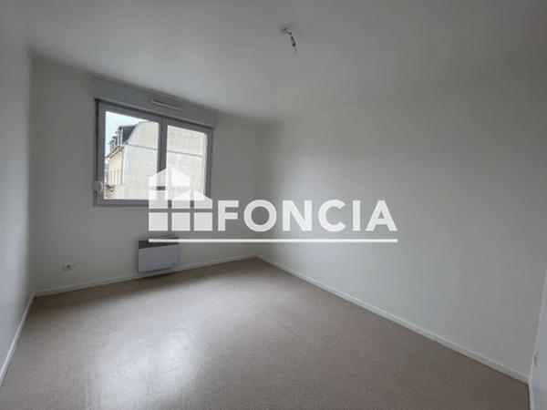 Location Appartement 3 pièces 64 m² - 33 RUE DE LONGUEVILLE Charleville-mezieres 08000