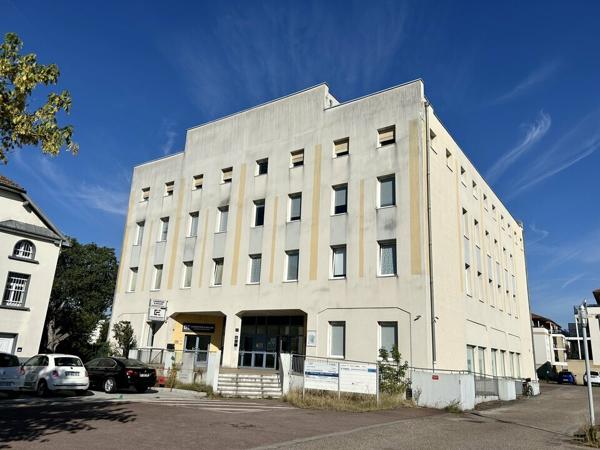 BUREAUX à VENDRE de 123.4 m²