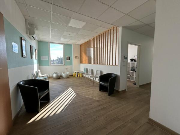 BUREAUX à VENDRE de 123.4 m²