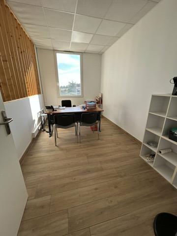 BUREAUX à VENDRE de 123.4 m²