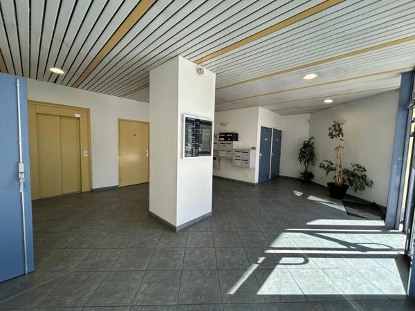 BUREAUX à VENDRE de 123.4 m²