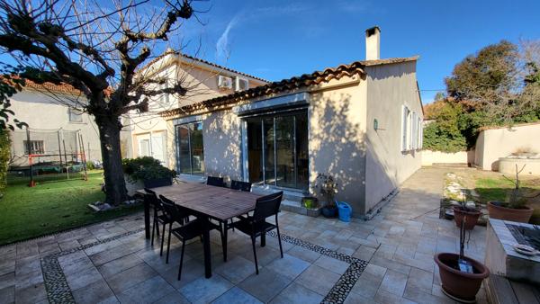 Marignane (13700) VILLA 6 PIECES AVEC PISCINE SUR 693M2 DE TERRAIN