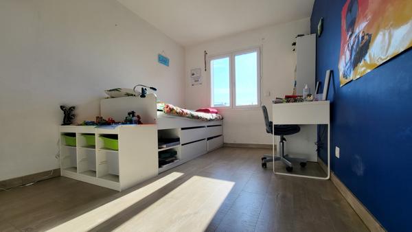 Marignane (13700) VILLA 6 PIECES AVEC PISCINE SUR 693M2 DE TERRAIN