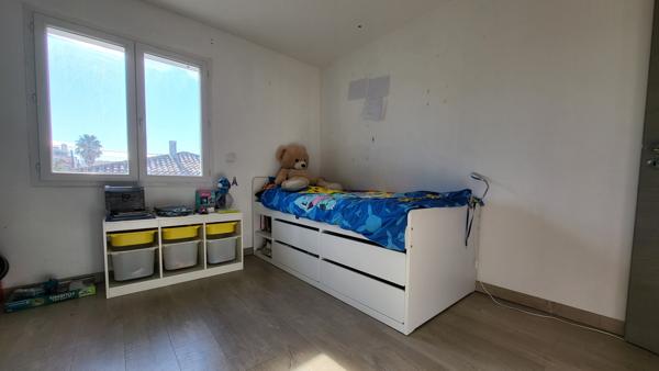 Marignane (13700) VILLA 6 PIECES AVEC PISCINE SUR 693M2 DE TERRAIN