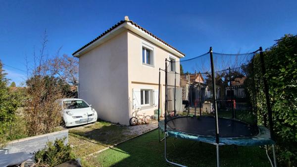 Marignane (13700) VILLA 6 PIECES AVEC PISCINE SUR 693M2 DE TERRAIN
