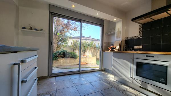 Marignane (13700) VILLA 6 PIECES AVEC PISCINE SUR 693M2 DE TERRAIN