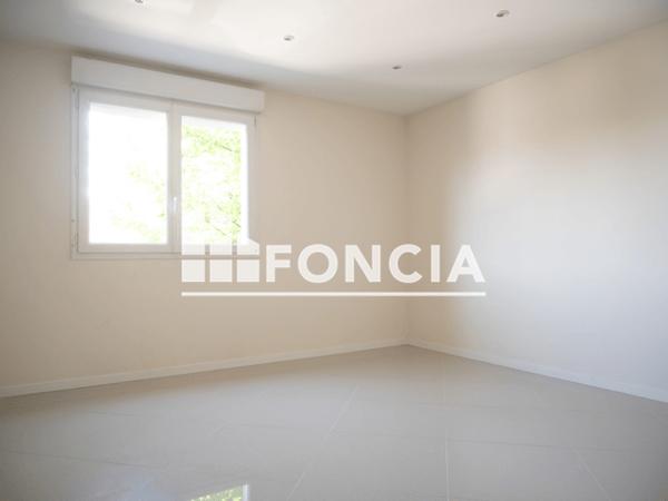 Location Local commercial 4 pièces 92.8 m² - Audincourt 25400
