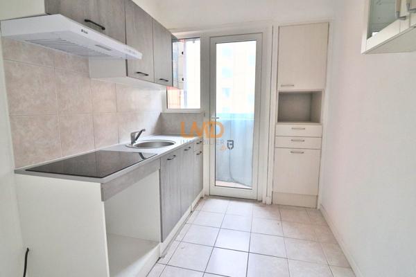 Brignoles: appartement climatisé T3 46m2 avec parking