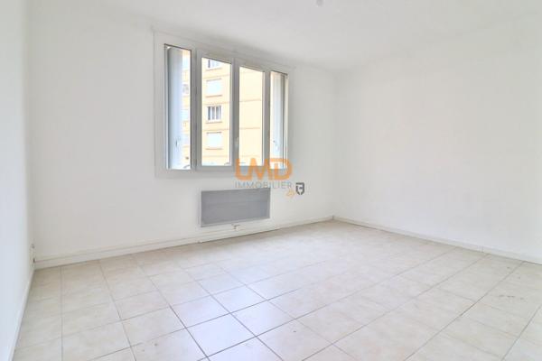 Brignoles: appartement climatisé T3 46m2 avec parking