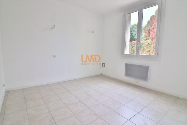 Brignoles: appartement climatisé T3 46m2 avec parking