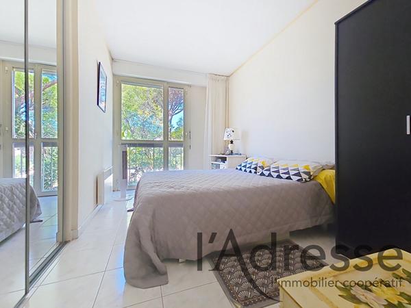 PIED DANS L'EAU - Magnifique 2 pièces Résidence du Port Mandelieu