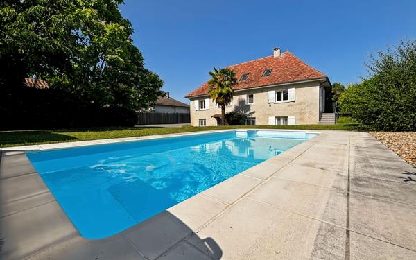 Maison à vendre    8 pièces •  Trélissac