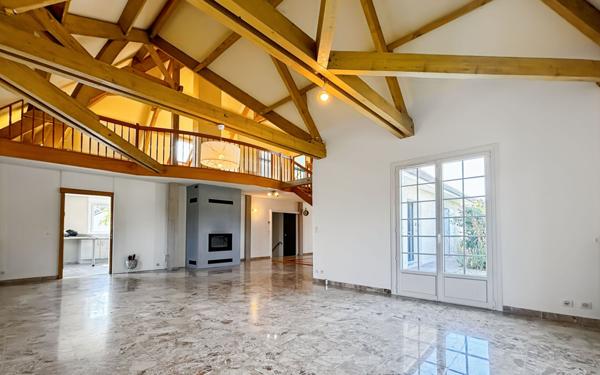 Maison à vendre    8 pièces •  Trélissac