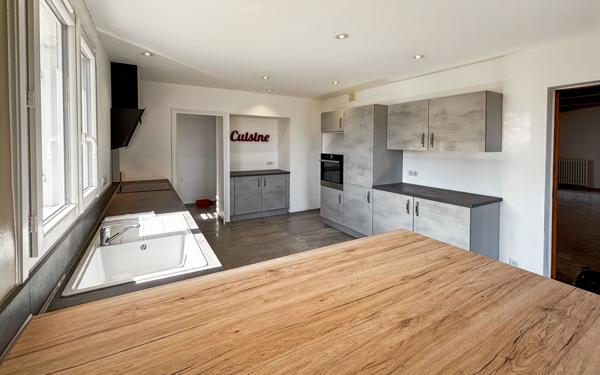 Maison à vendre    8 pièces •  Trélissac