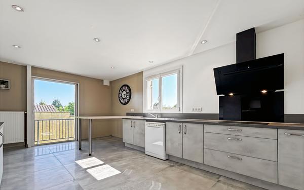 Maison à vendre    8 pièces •  Trélissac