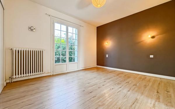 Maison à vendre    8 pièces •  Trélissac