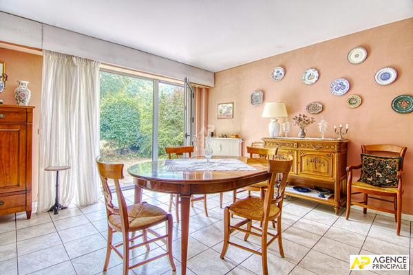 Versailles Clagny Appartement 5 pièces 113 m² rez-de-jardin avec ascenseur, cave et parking et box en sous-sol 610 000 € **  - Référence  28089