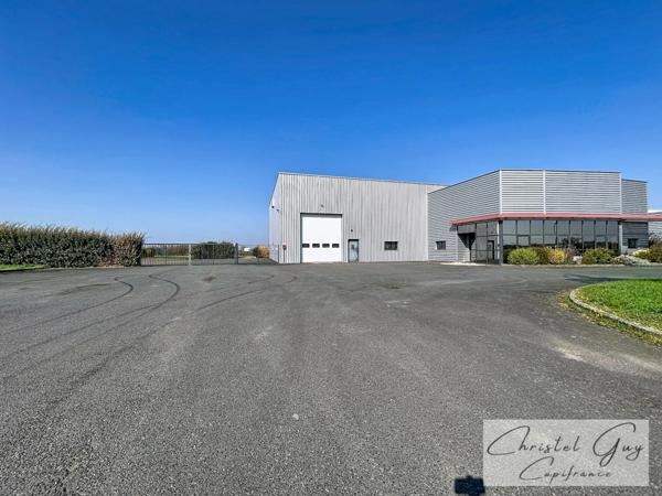 SAINT PATERNE RACAN (37), Bâtiment industriel/artisanal à louer