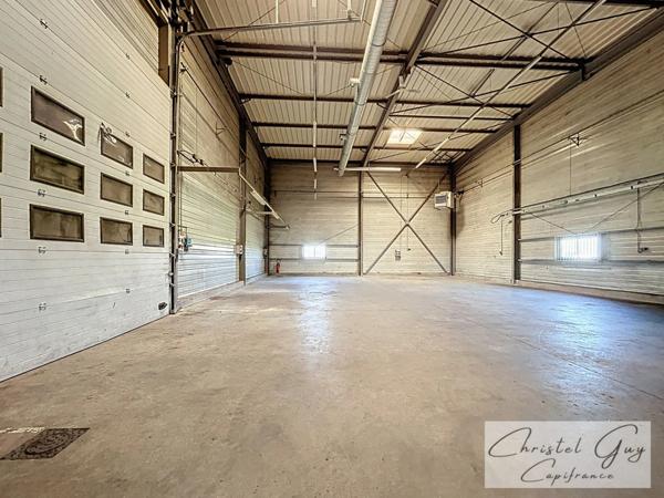 SAINT PATERNE RACAN (37), Bâtiment industriel/artisanal à louer