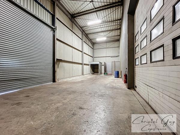 SAINT PATERNE RACAN (37), Bâtiment industriel/artisanal à louer