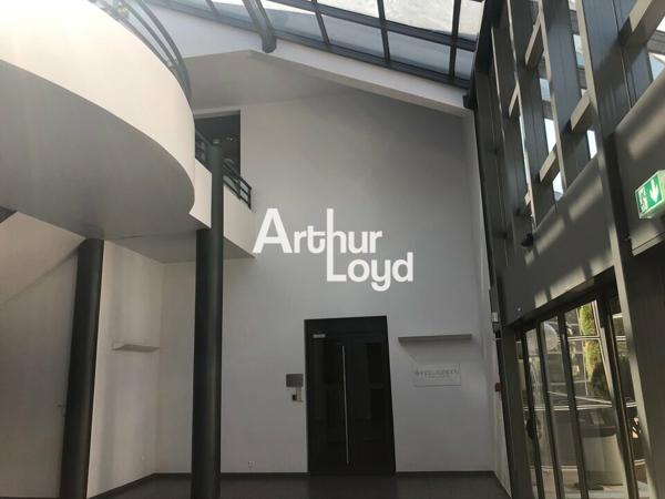 Bureaux cloisonnés à louer 297 m² - Sophia Antipolis