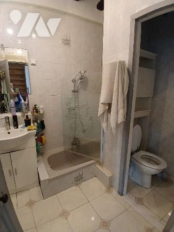 Ensemble immobilier en centre bourg avec terrain et dépendances