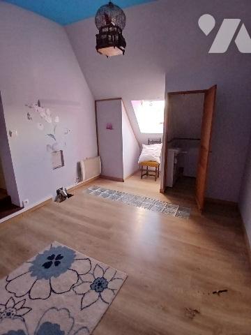 Ensemble immobilier en centre bourg avec terrain et dépendances