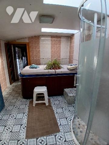 Ensemble immobilier en centre bourg avec terrain et dépendances