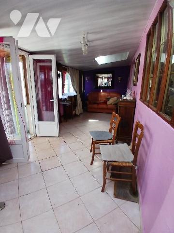 Ensemble immobilier en centre bourg avec terrain et dépendances