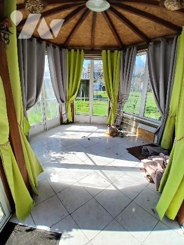 Ensemble immobilier en centre bourg avec terrain et dépendances