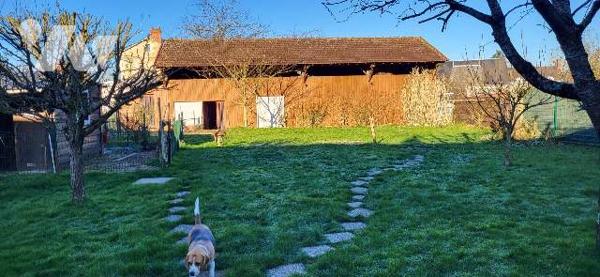 Ensemble immobilier en centre bourg avec terrain et dépendances