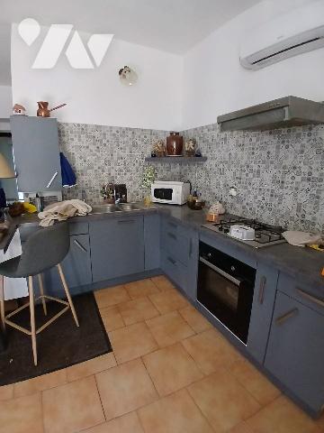 Ensemble immobilier en centre bourg avec terrain et dépendances