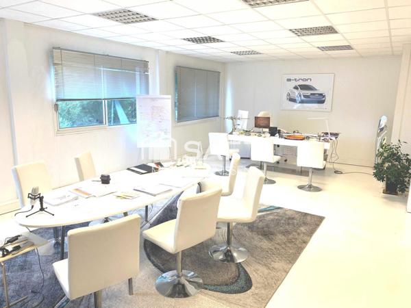 Immeuble de 600 m2 , Bureaux Moderne Clés en Main aux Portes de Bourges