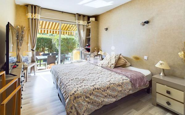 Appartement à vendre    3 pièces • 60 m2 Mandelieu-la-Napoule