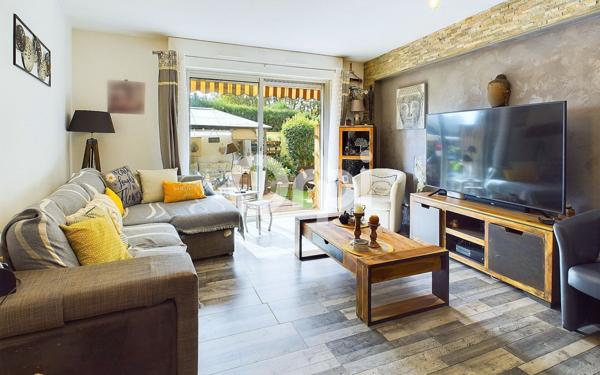 Appartement à vendre    3 pièces • 60 m2 Mandelieu-la-Napoule