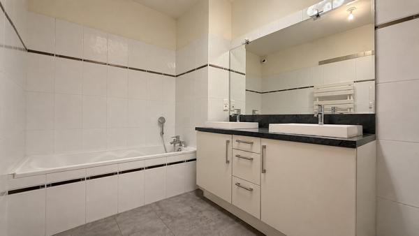 Magnifique 3 p copro 2 chs calme parking privatif centre ville calme 255 000 € H.A.I.*