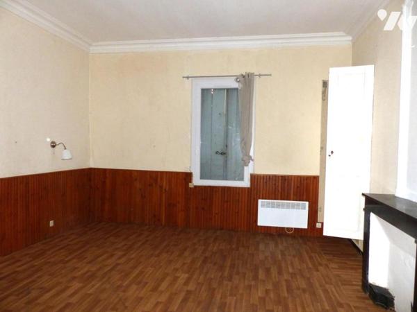 A VENDRE APPARTEMENT T2  A RENOVER  AVEC JARDIN + CAVE +1 PLACE DE PARKING