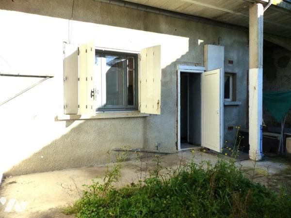 A VENDRE APPARTEMENT T2  A RENOVER  AVEC JARDIN + CAVE +1 PLACE DE PARKING