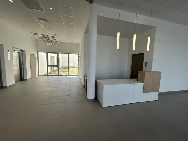 LOCATION BUREAUX SANTE ST NAZAIRE PARKING