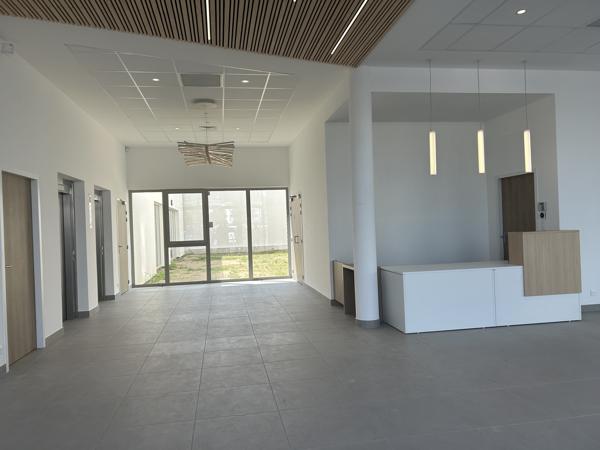LOCATION BUREAUX SANTE ST NAZAIRE PARKING