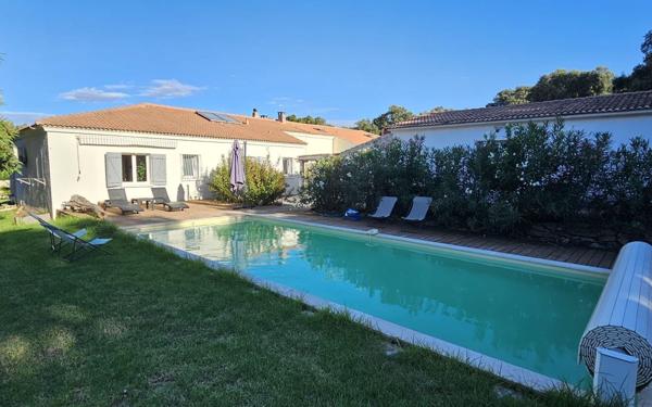 Maison à vendre    5 pièces • 135 m2 Biguglia